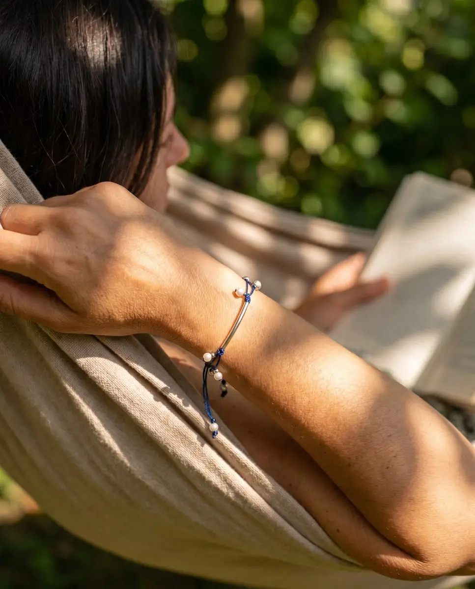 Pulseira Âncora em uso — bijuteria artesanal Amor em Peças